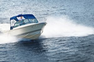 Read more about the article Bootsführerschein Gutschein: Ihre Chance auf einen Traumurlaub auf dem Wasser