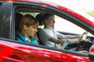 Read more about the article Führerschein Kaufen: Risiken, Konsequenzen und die Bedeutung des legalen Erwerbs