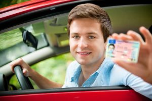 Read more about the article Führerschein Fake Kaufen: Risiken, Konsequenzen und der Weg zur Legalität