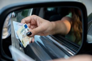 Read more about the article Comprare una Patente: Rischi e Conseguenze