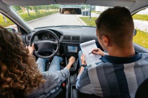 Read more about the article Führerschein kaufen ohne Prüfung: Risiken, Konsequenzen und die Bedeutung des legalen Erwerbs