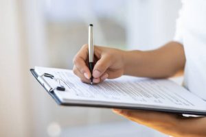 Read more about the article Meisterbrief kaufen legal: Ein Überblick über die Risiken und gesetzlichen Vorgaben