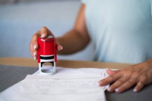 Read more about the article Meisterbrief kaufen IHK: Risiken und Konsequenzen eines illegalen Weges