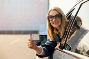 Read more about the article Führerschein bestellen: Warum der illegale Erwerb keine Option ist und welche Konsequenzen drohen