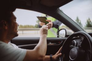 Read more about the article Seguro Carnet de Conducir Precio: y Consideraciones Importantes
