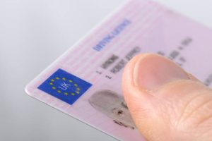 Read more about the article Führerschein EU kaufen: Warum der Kauf eines Führerscheins illegal und riskant ist