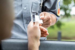 Read more about the article Führerschein Online Kaufen: Chancen, Risiken und der Weg zum legalen Führerschein